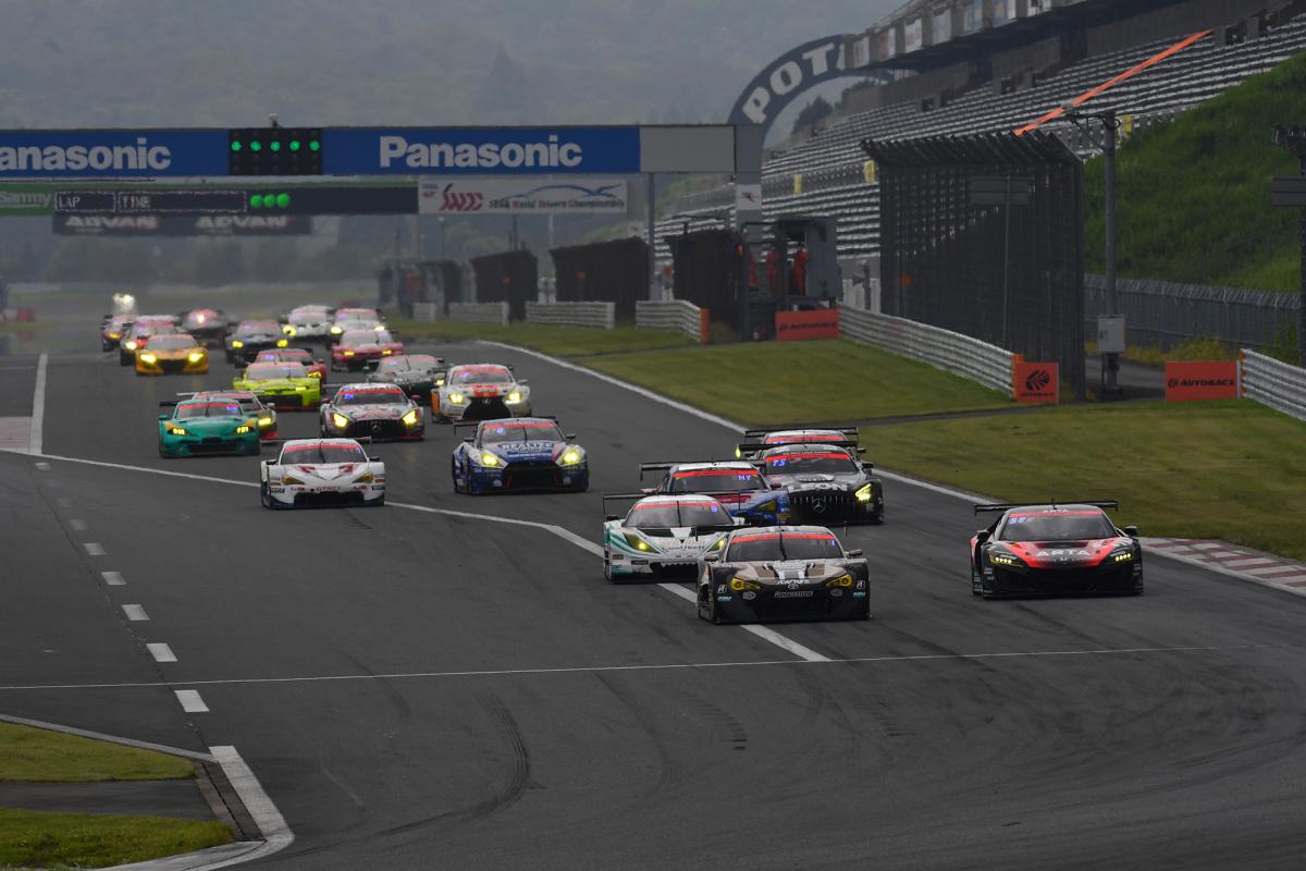 2020年スーパーGTGT300クラスのスタートシーン 〜 画像1