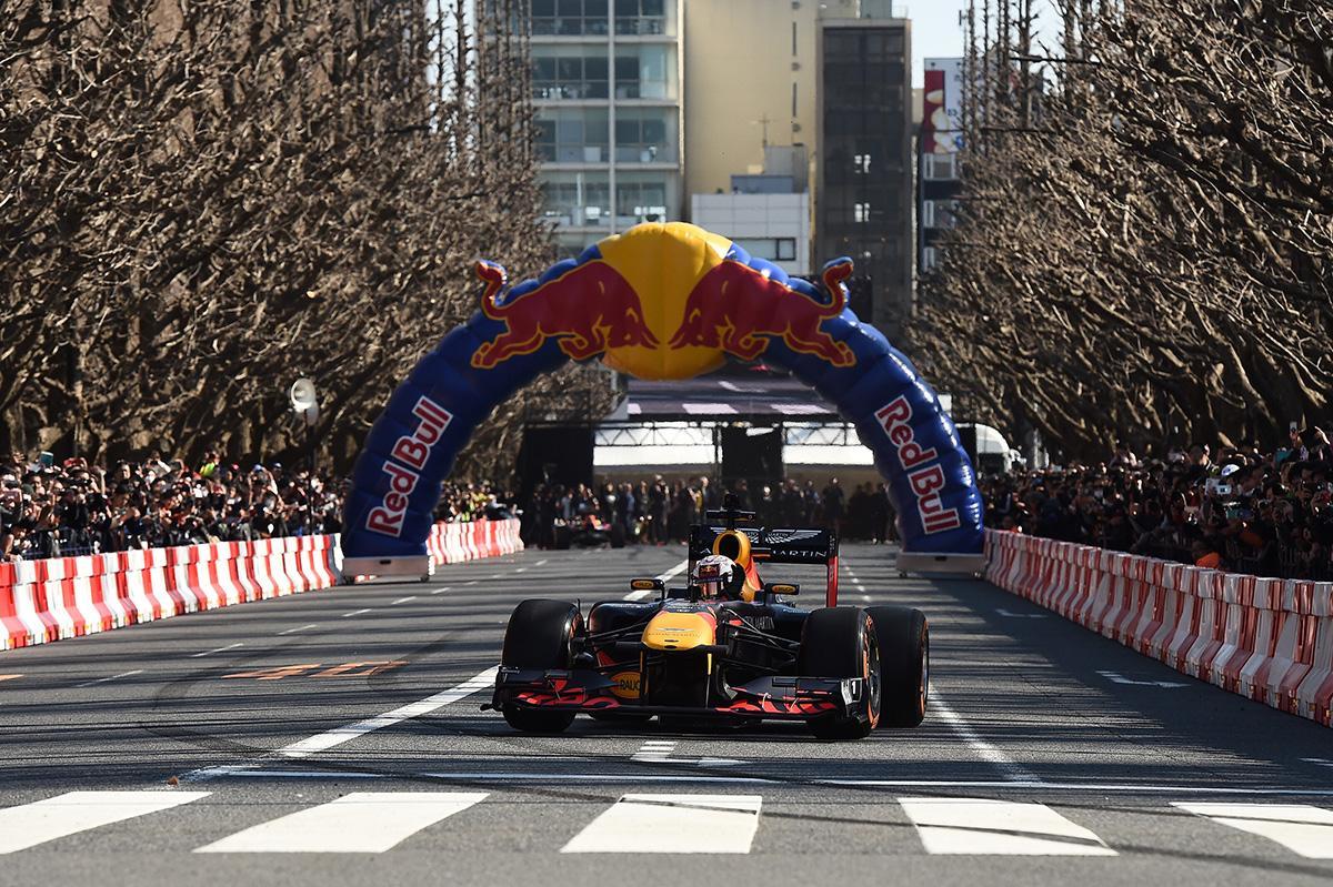 レッドブルF1のデモンストレーション走行