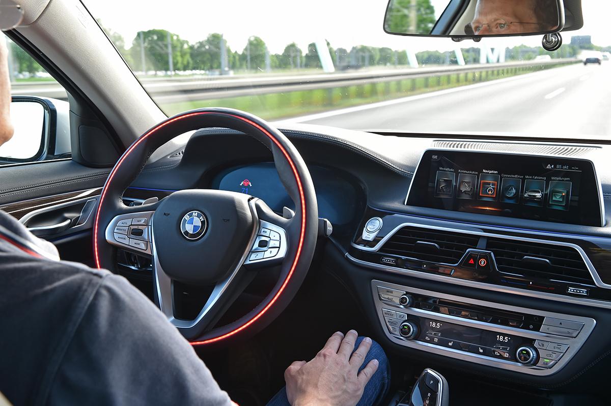 BMWの自動運転実験風景