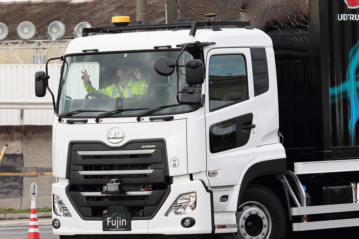 トラック自動運転の実験シーン 〜 画像4