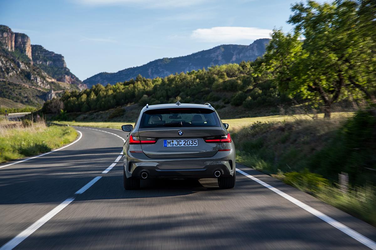 BMW3シリーズツーリングにエントリーモデル「318i」をラインアップに追加 〜 画像12