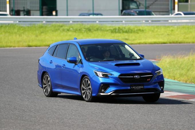 SUBARU新型レヴォーグプロトタイプSTI Sportの走行シーンフロント