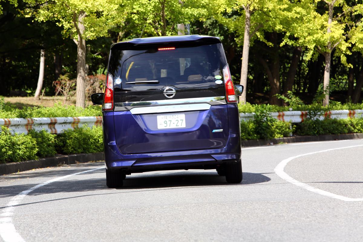 日産セレナSハイブリッドの走り（リヤ） 〜 画像31