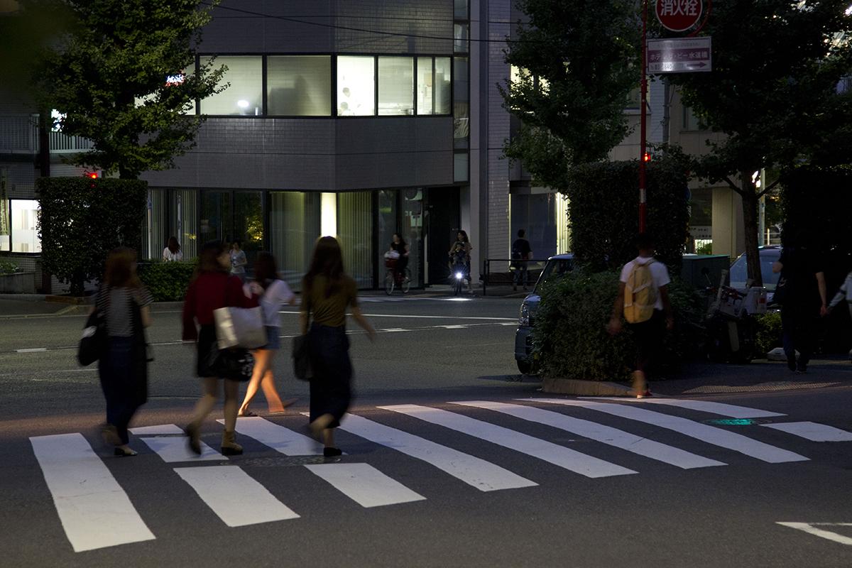 夜の交差点