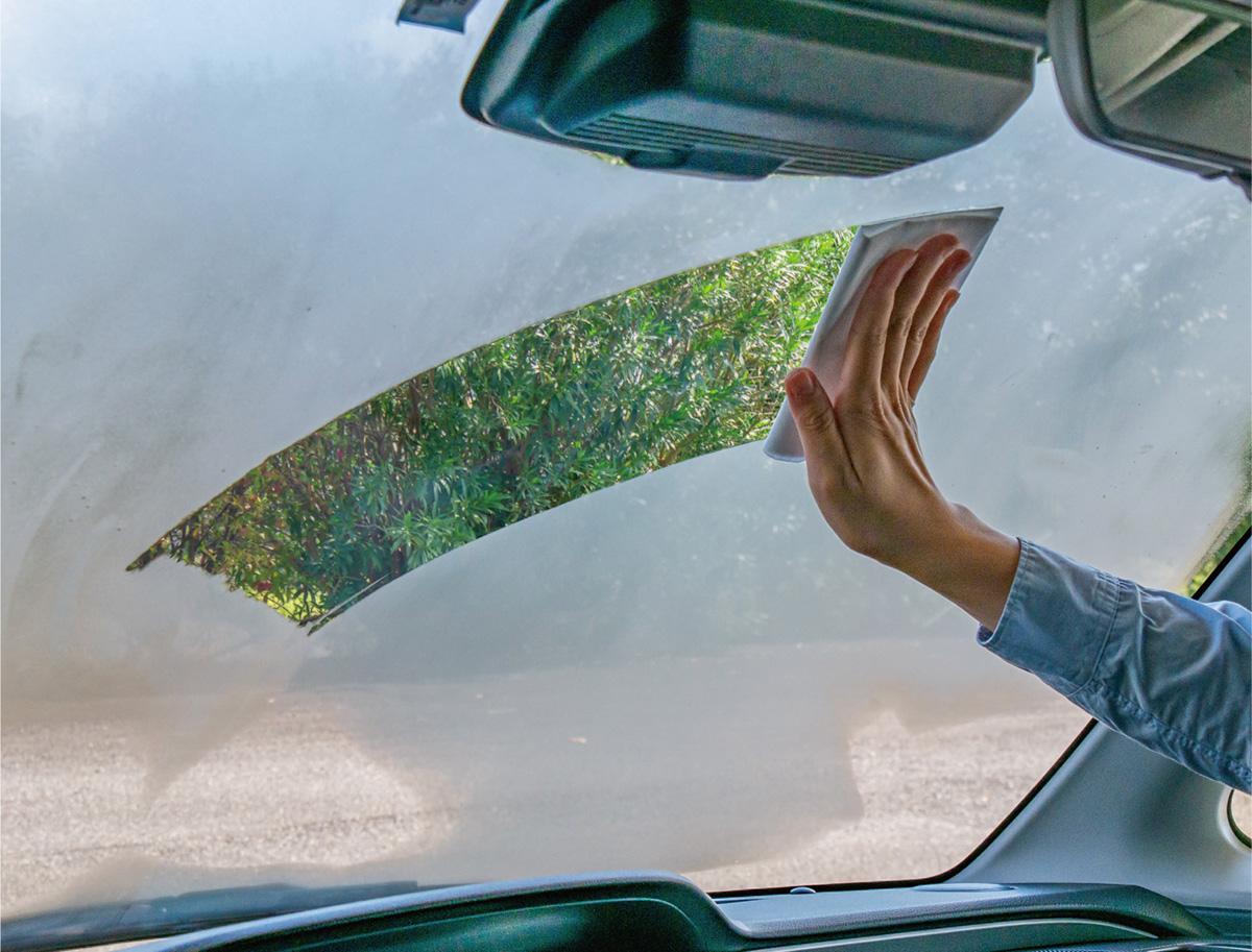 嫌なガラスのくもりとおさらば！ ソフト99の新作「窓フクピカくもり止めドライ」発売 | 自動車情報・ニュース WEB CARTOP