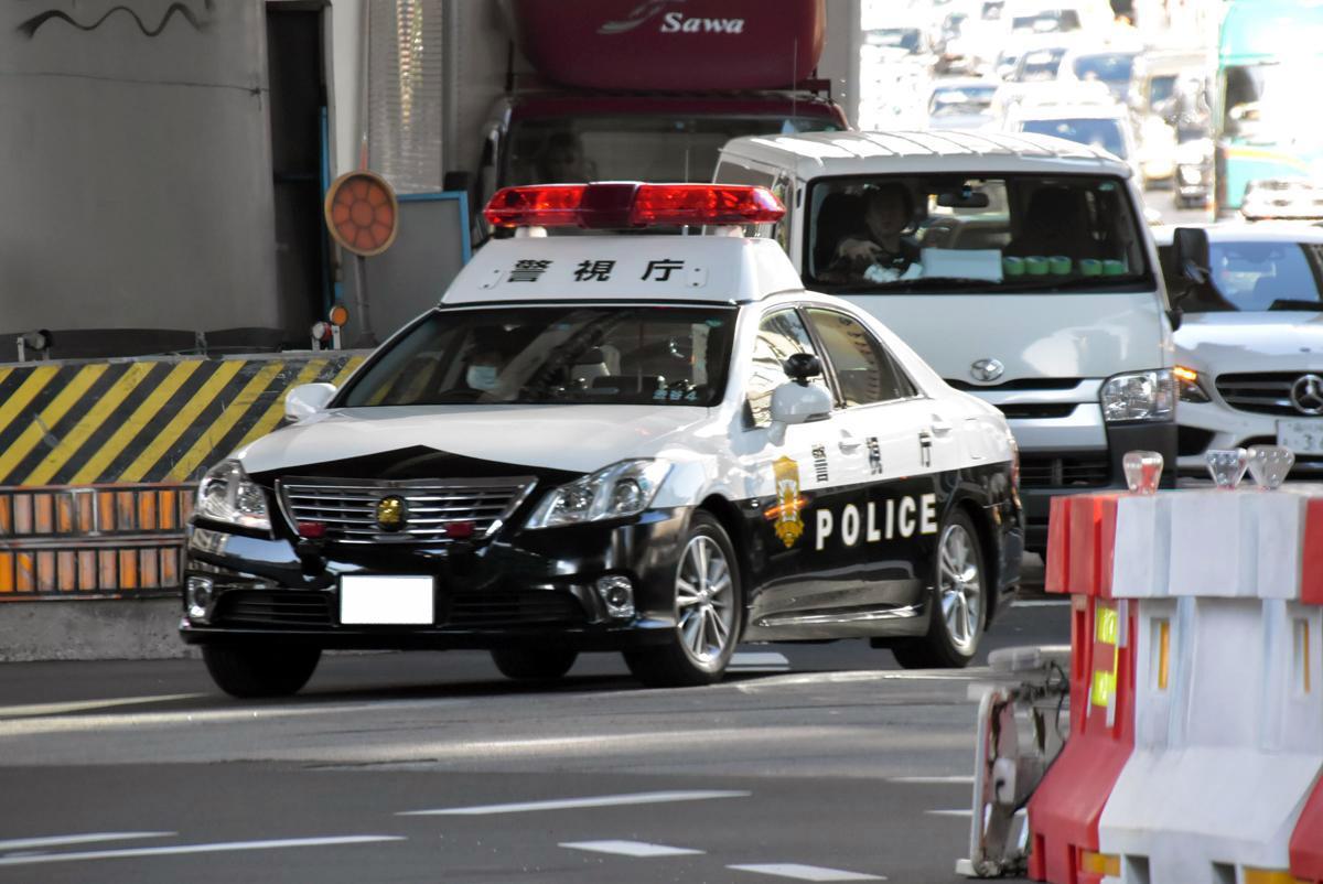 クラウンのパトカーの走り 〜 画像2 - 警察の白黒パトカーが「高級車