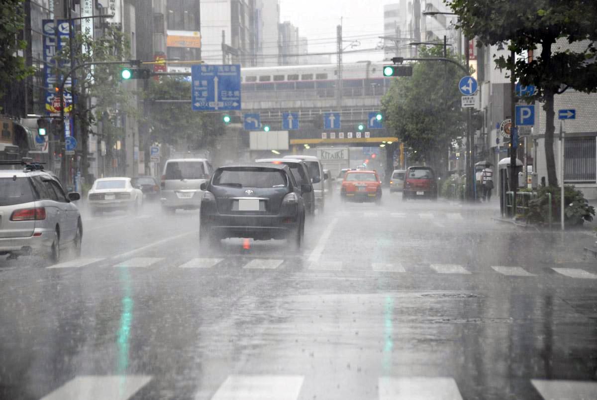 雨の道路