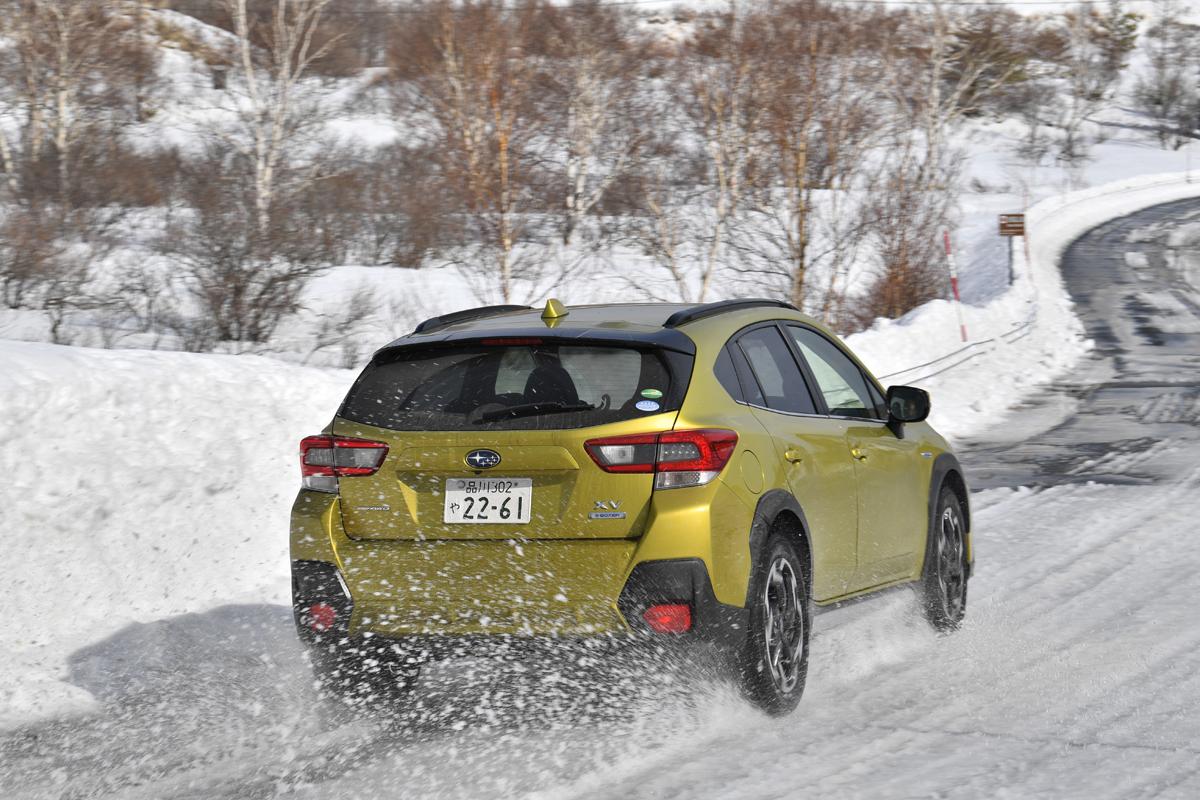 SUBARU XVの雪道走行シーン（リヤ） 〜 画像24