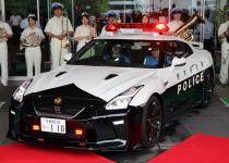 違反する気も失せるけどナゼ？　せっかく所有する日産GT-RやレクサスLCなどの激速パトカーが実戦配備されないワケ