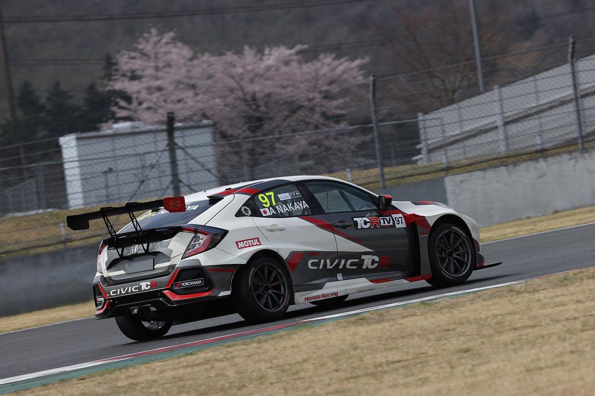 シビックのTCRマシンの走行シーン（右頭リヤ） 〜 画像34