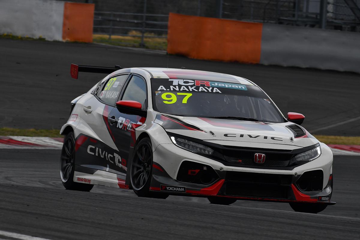 シビックのTCRマシンの走行シーン（右頭フロント） 〜 画像36