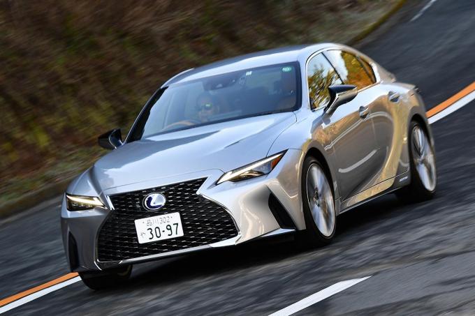 画像ギャラリー ドリキン土屋圭市が最新ハイブリッドセダンに試乗 スカイライン レクサスisをワインディングで試す Carトップtv 画像21 自動車情報 ニュース Web Cartop