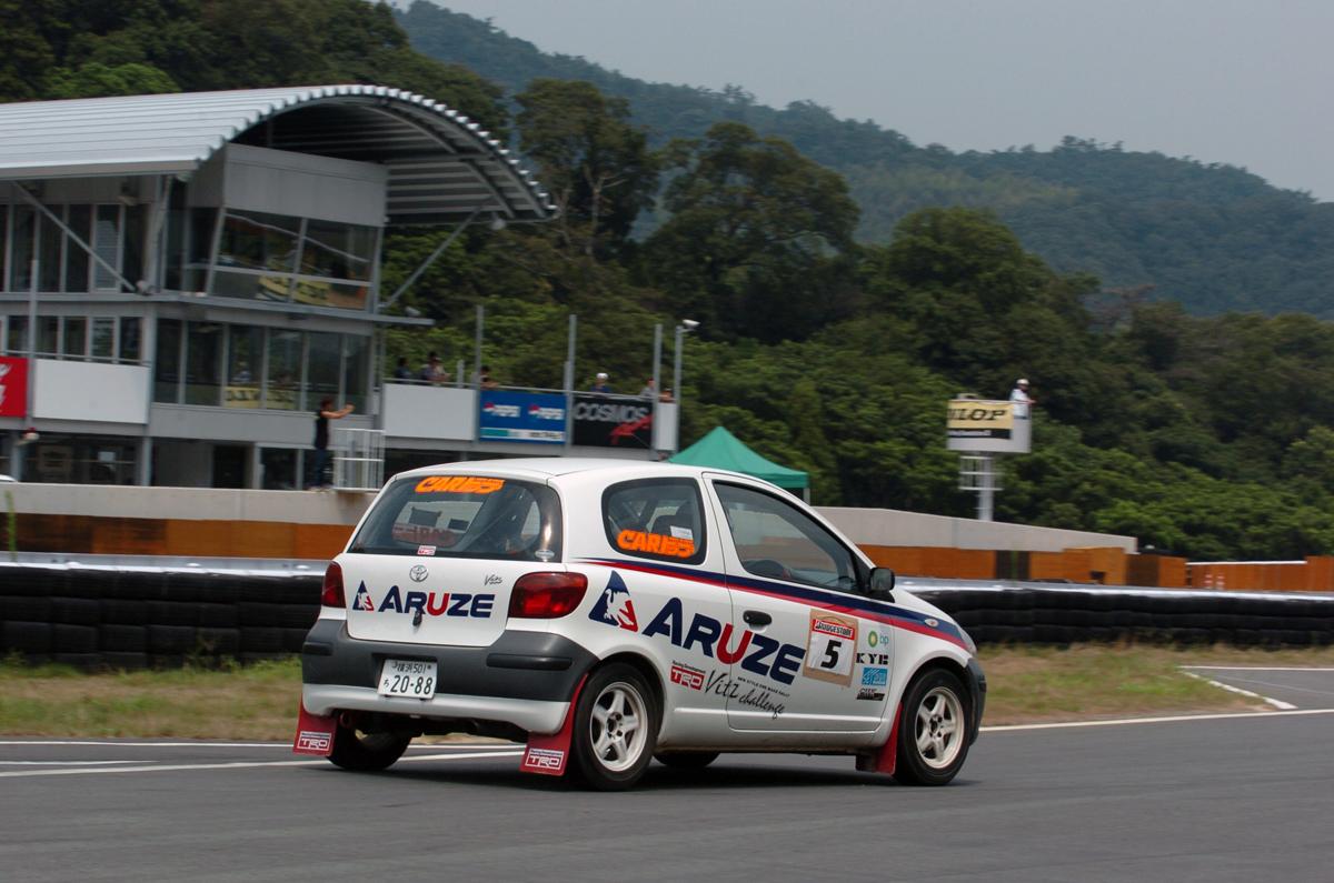 Vitz Challenge 2004に参戦する中谷明彦02 〜 画像6