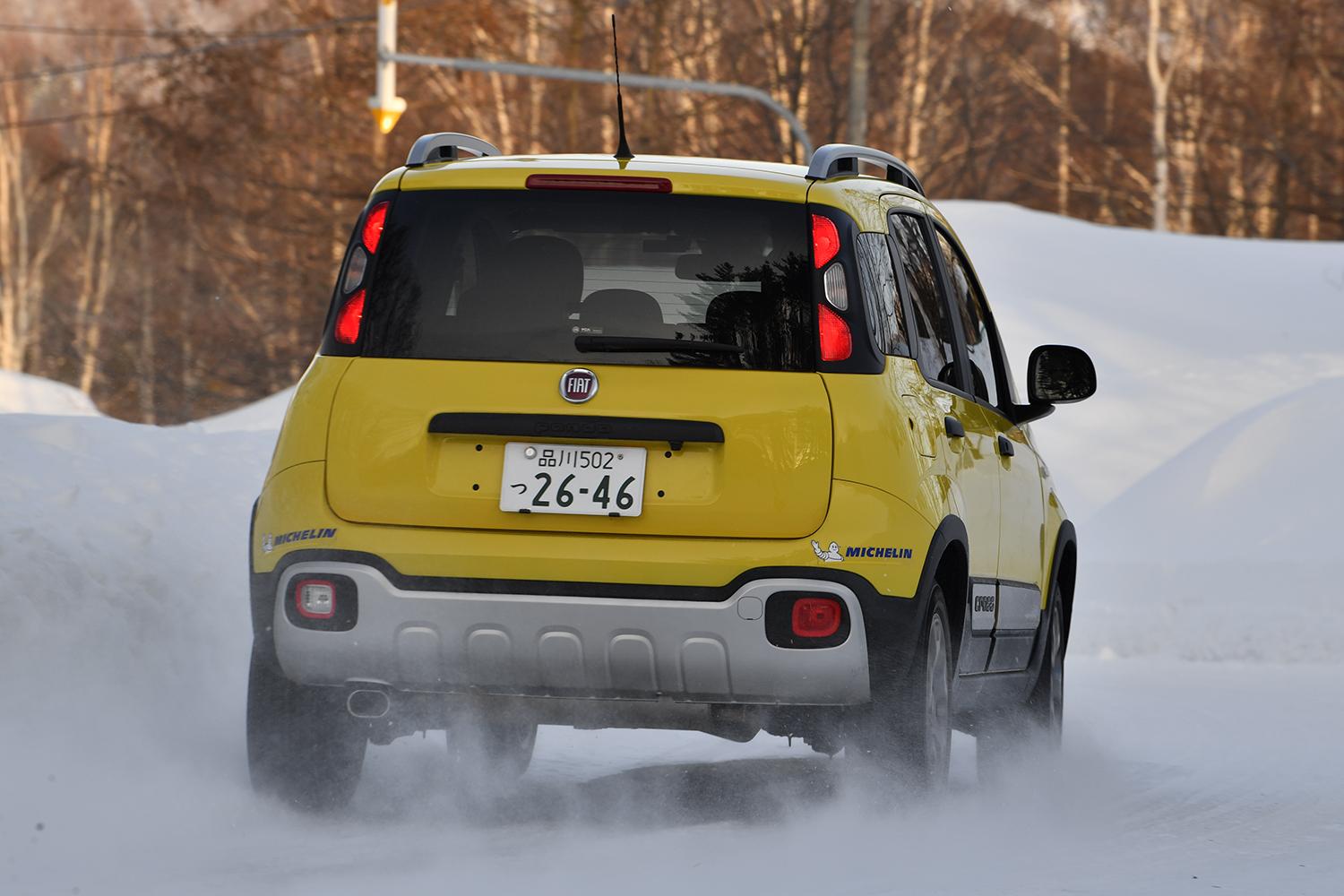 フィアット・パンダクロス4×4の走行シーン