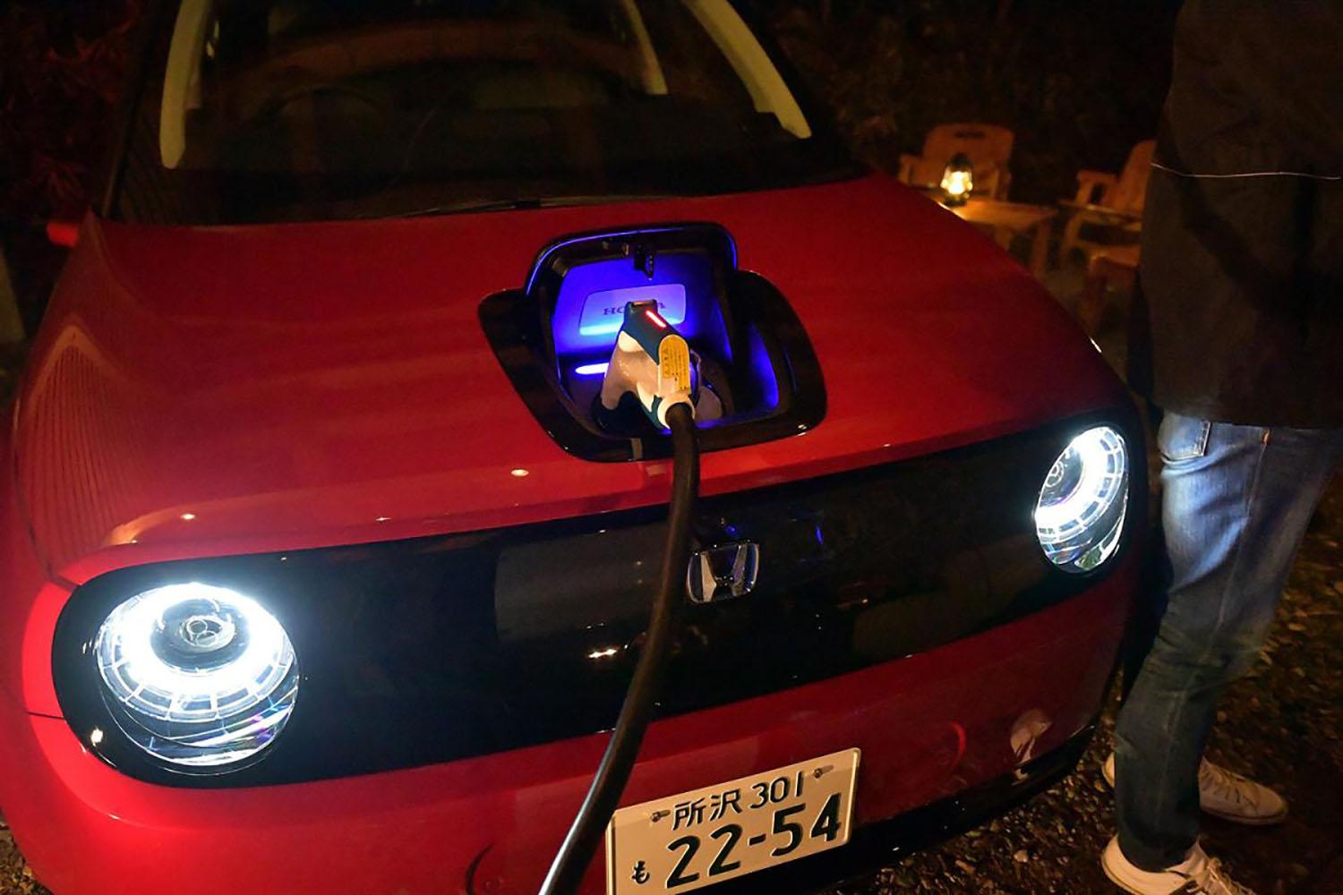 電気自動車の充電イメージ