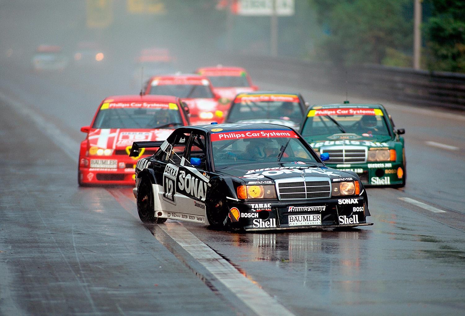 メルセデス・ベンツのDTMマシンの雨天走行シーン 〜 画像2