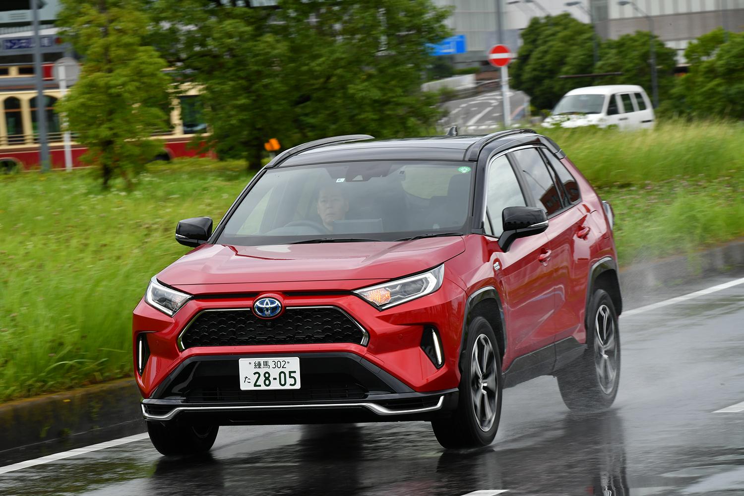 現行型トヨタRAV4 PHVの走行シーン 〜 画像7