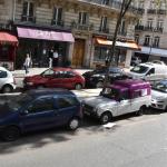 【画像】「バンパーを当てて停める」のが当たり前の噂！　パリの路上駐車の「ヤバさ」は本当？ 〜 画像7