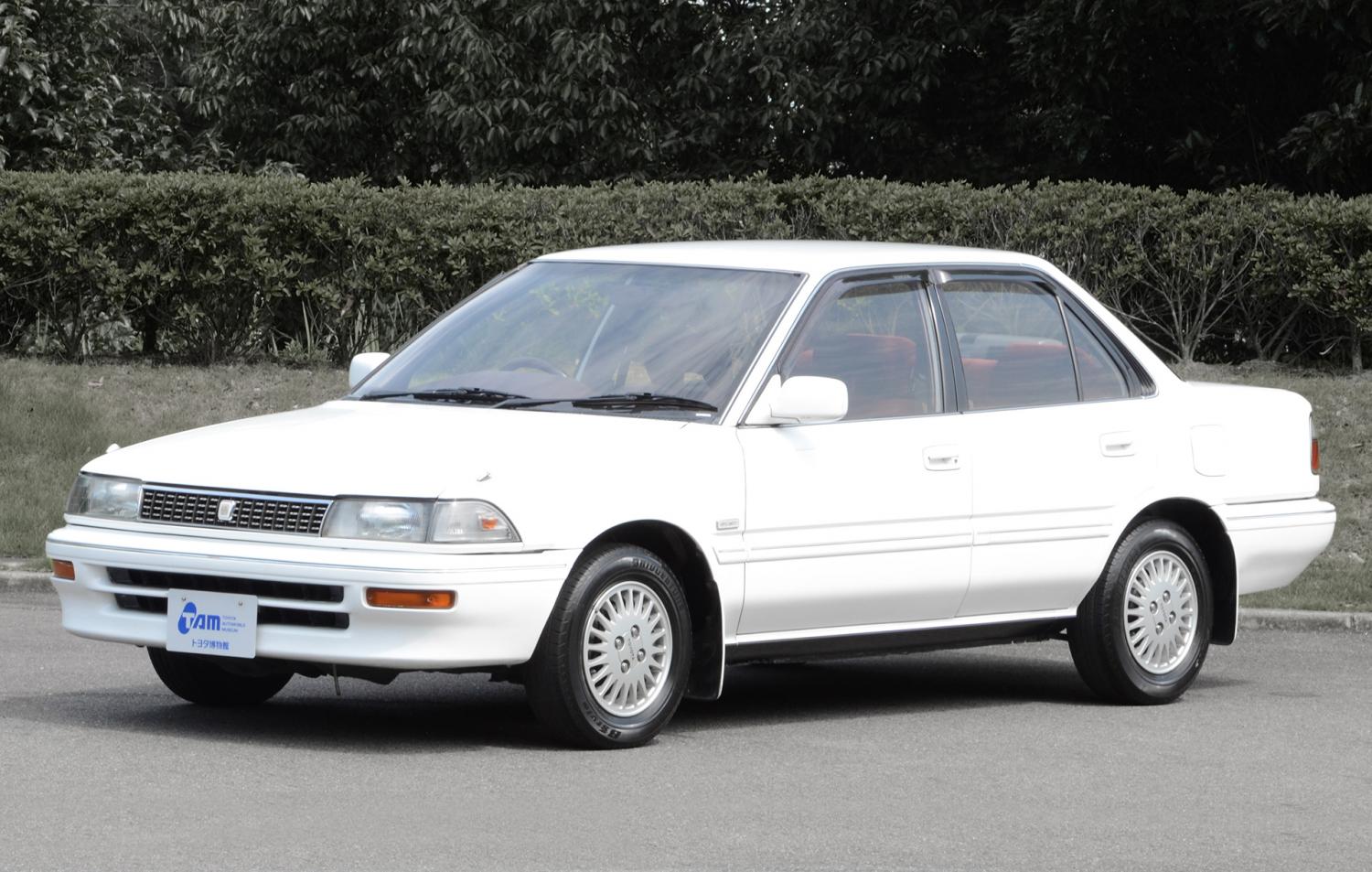 1990年に登場したトヨタ・カローラ