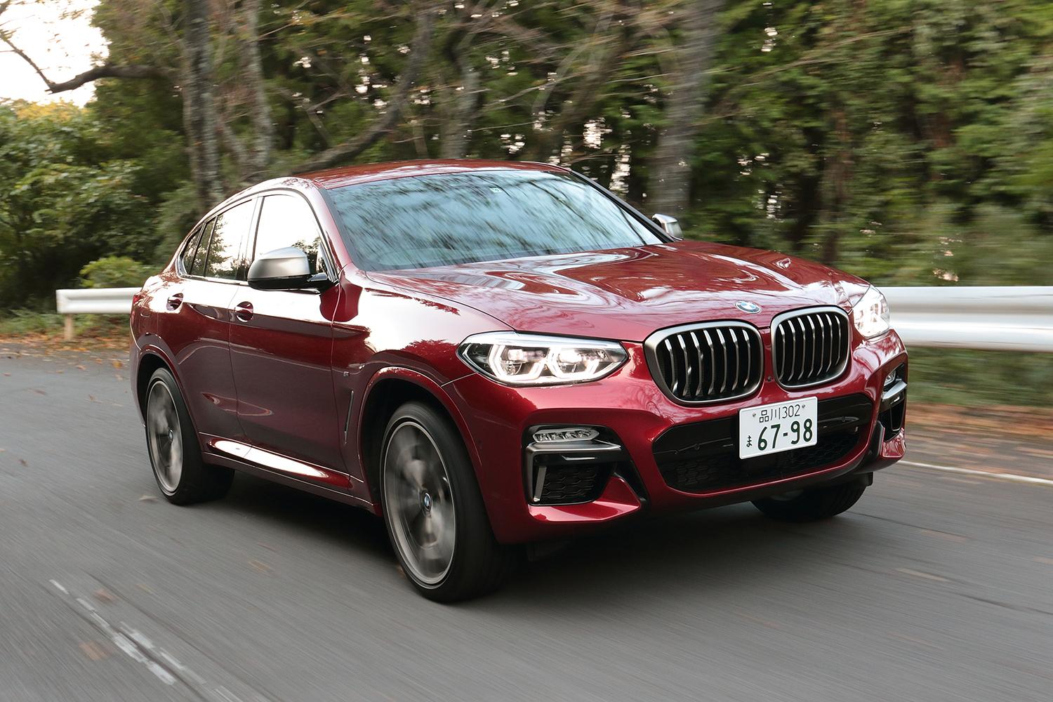 BMW X4の走行シーン