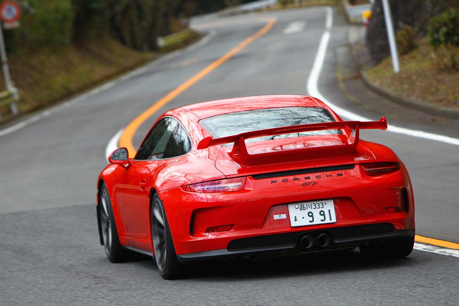 ポルシェ911GT3の走行シーン