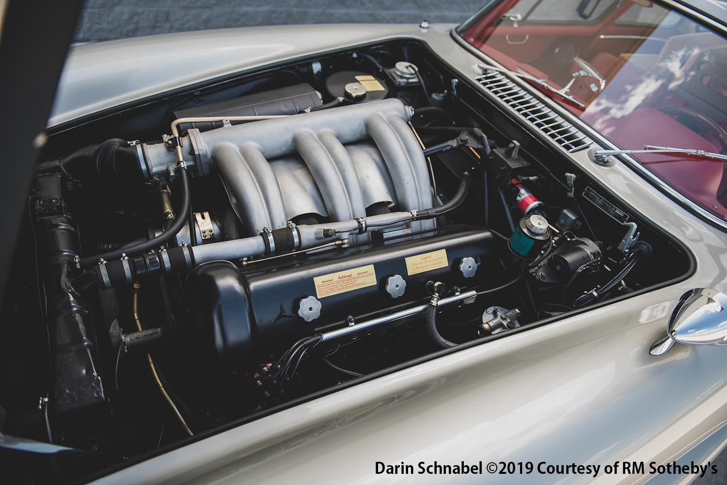 約1億5800万円で落札された1955年式メルセデス・ベンツ300SLのエンジン