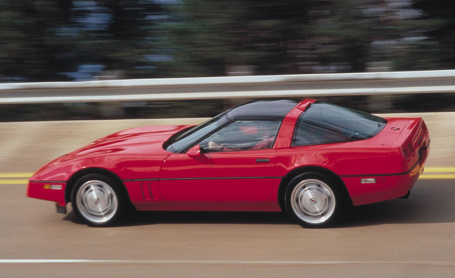 1990年式シボレー・コルベットZR1の走行シーン 〜 画像6