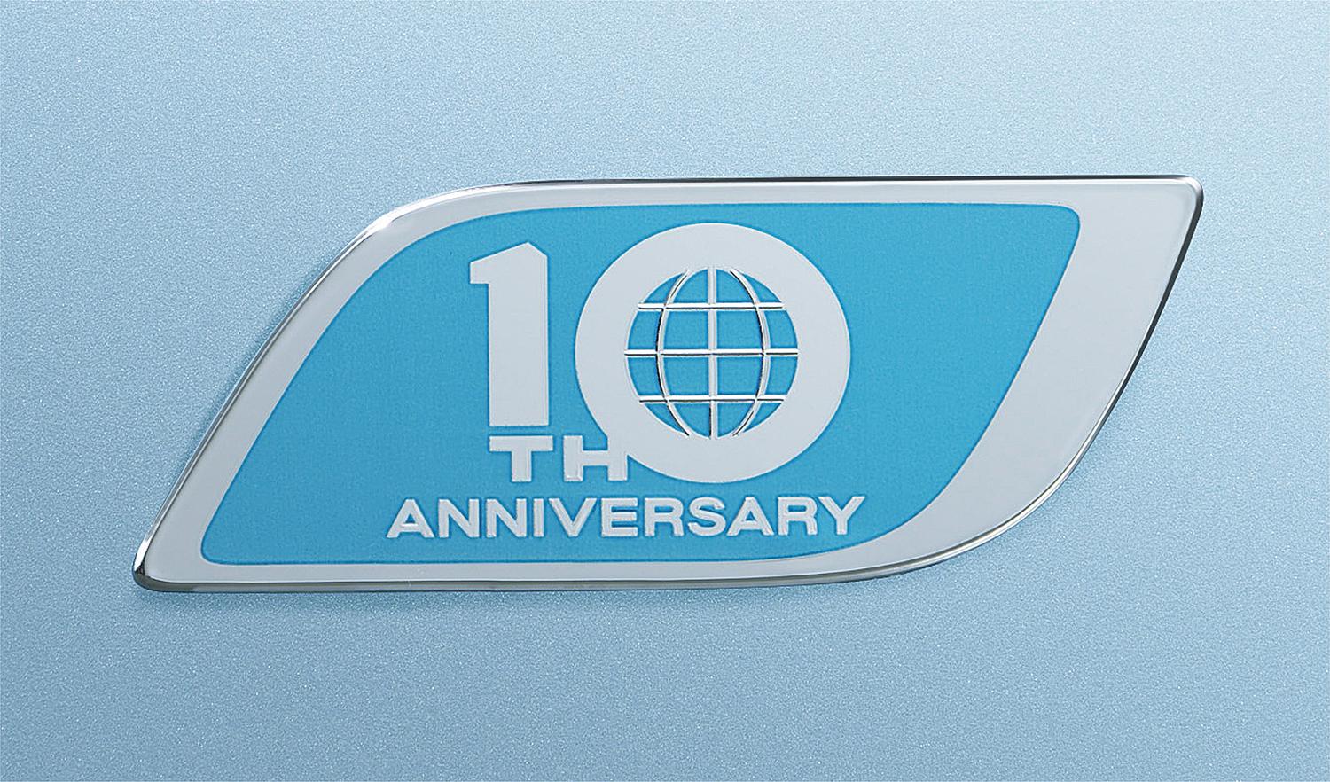 ミライース10周年記念車エンブレム