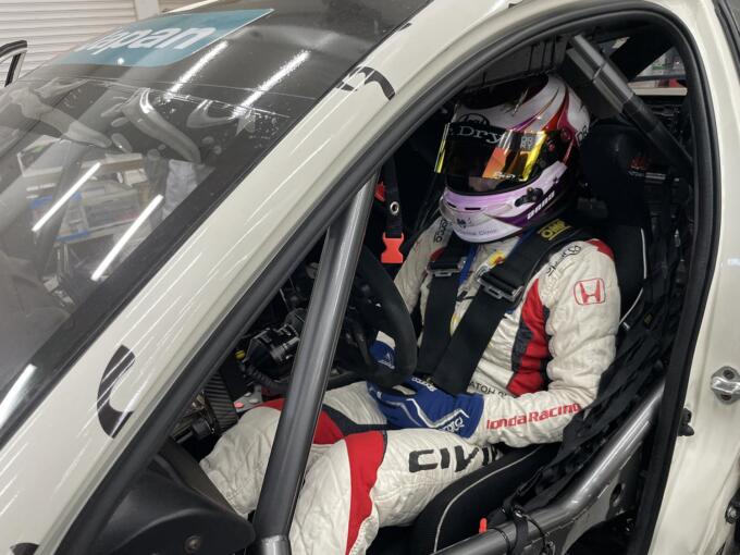 画像ギャラリー 女性レーシングドライバーの猪爪杏奈がtcrjにシビックで参戦 ドキドキ体験のウラ側 その１ 画像1 自動車情報 ニュース Web Cartop