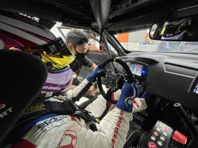 画像ギャラリー 女性レーシングドライバーの猪爪杏奈がtcrjにシビックで参戦 ドキドキ体験のウラ側 その１ 画像3 自動車情報 ニュース Web Cartop