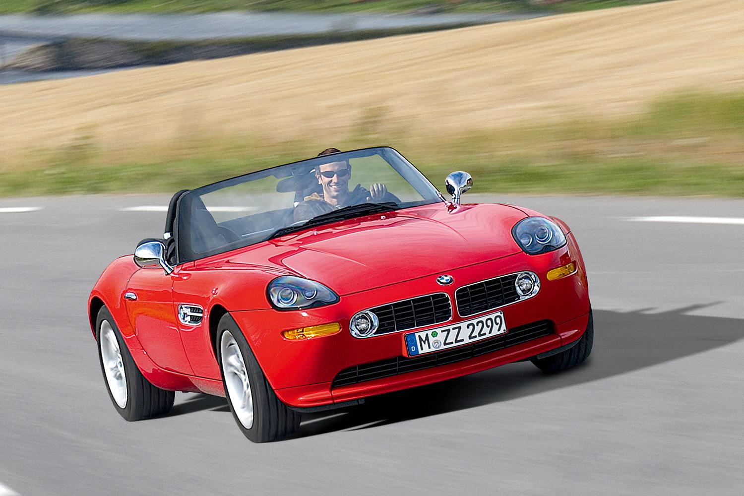 BMW Z8の走行シーン