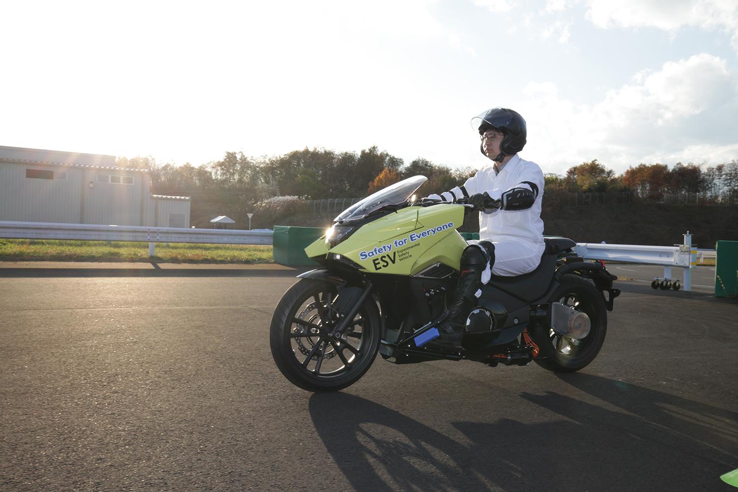 倒れないバイクのデモ走行 〜 画像21