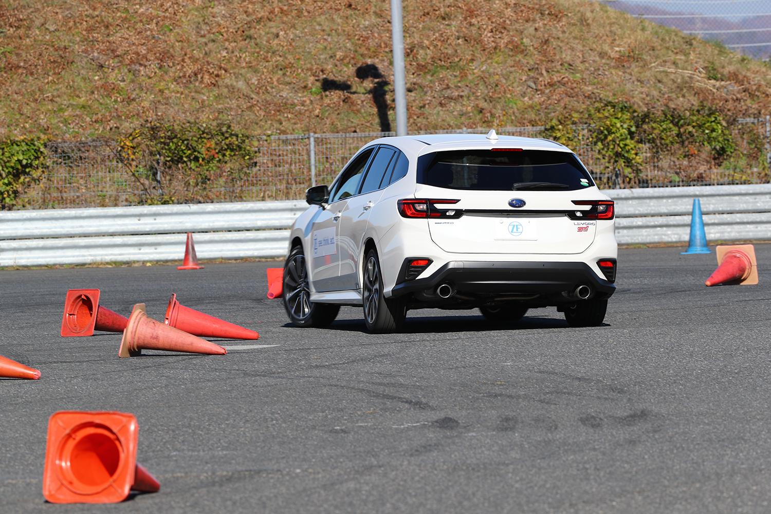 ZF製電子制御ダンパー「CDC evo」試乗記 〜 画像8