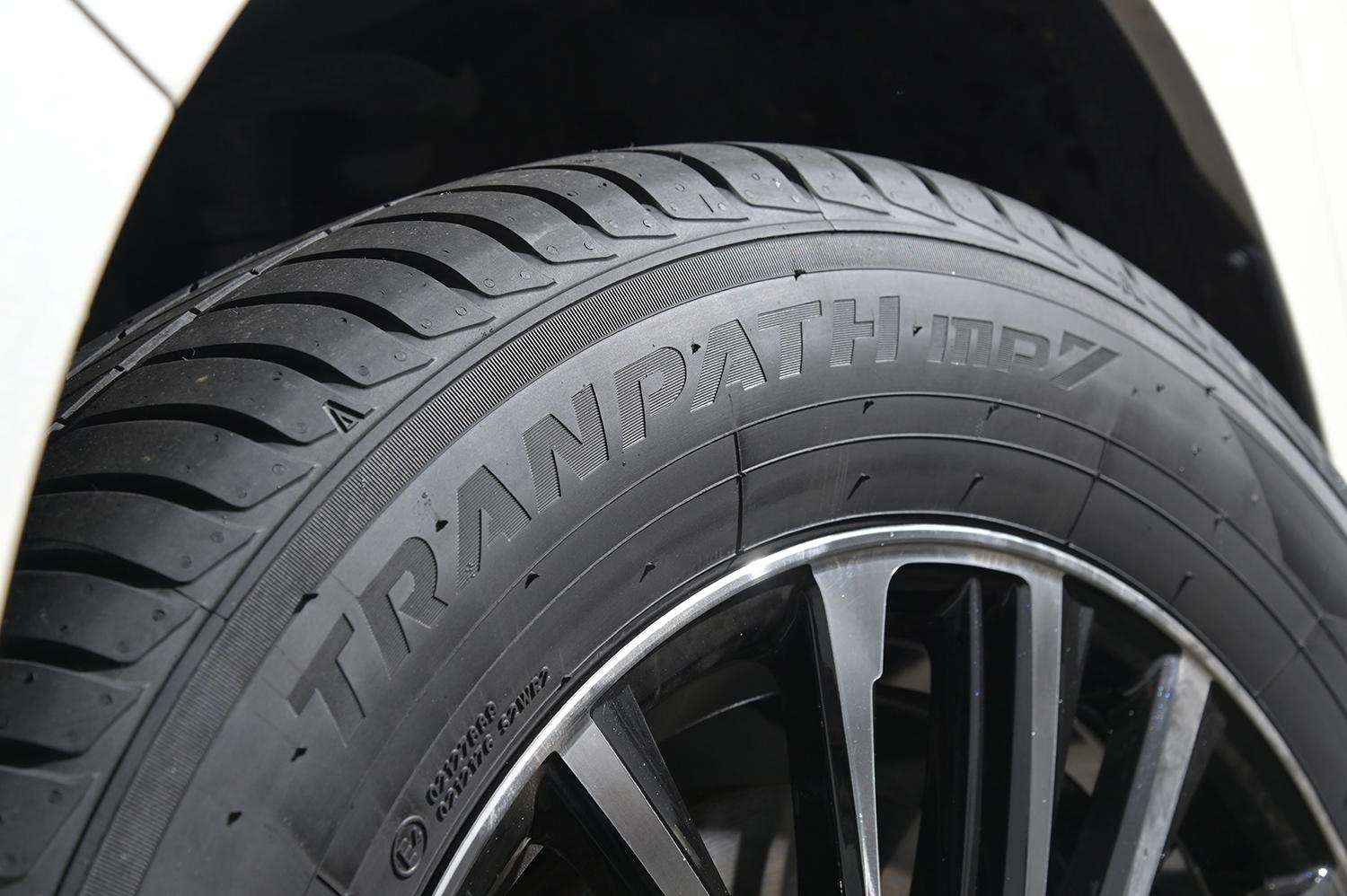 雨に強い！ 安定感が違う！ トーヨーの新たなミニバン専用タイヤ「トランパスmp7」を女子３人旅でチェック | 自動車情報・ニュース WEB CARTOP