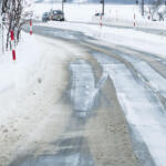 【画像】即日洗わないと錆びちゃう？　雪道走行で塩カルが付着したらいつまでに洗車すべきか 〜 画像2