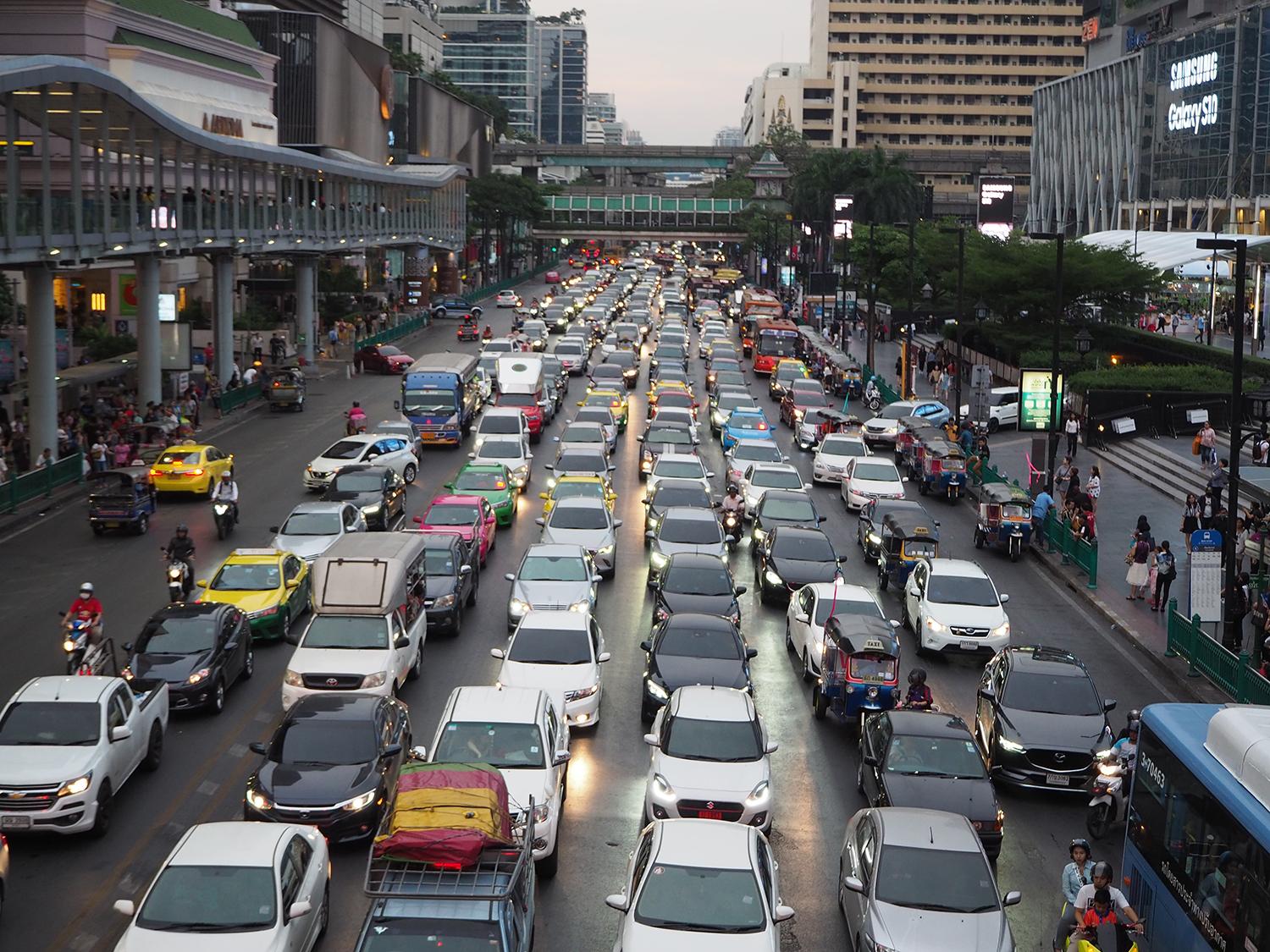 上級国民のせいで酷い渋滞が緩和されない バンコクの新駅建設にみる 格差社会 のひずみ 自動車情報 ニュース Web Cartop