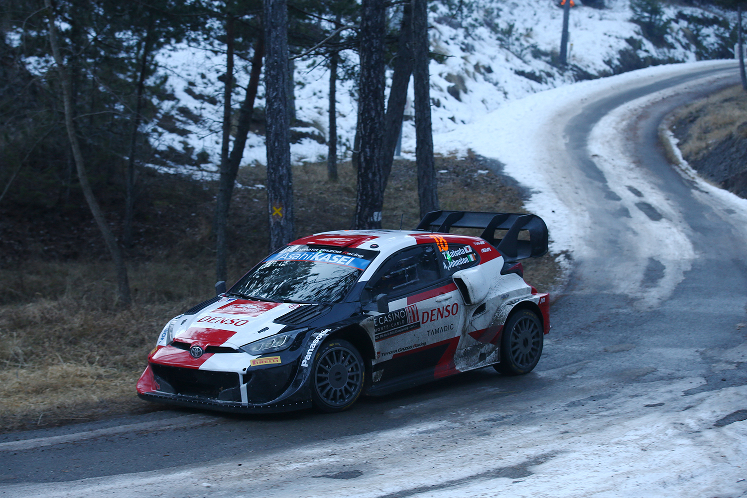 勝田選手のGRヤリスRally1の走行シーン 〜 画像4