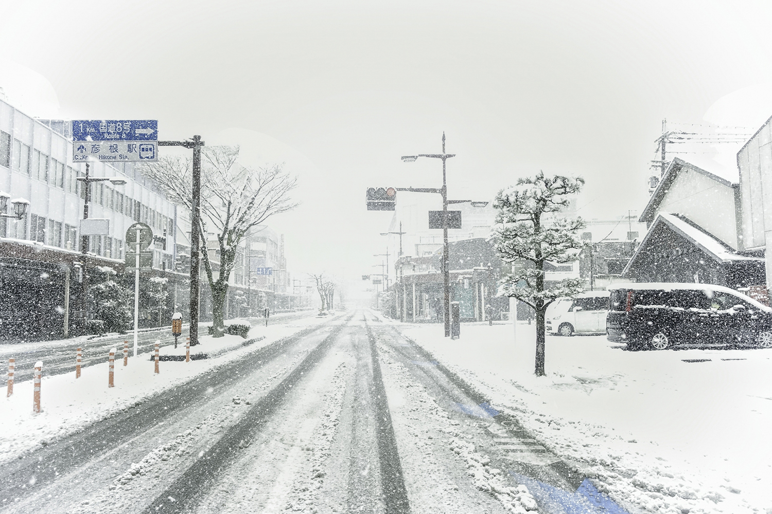 雪の日の建物付近のイメージ