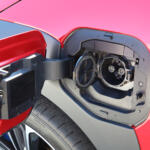 【画像】【試乗】トヨタの電気自動車bZ4Xは期待以上のデキ！　ガソリン車ユーザーを納得させる「ネガ潰し」がスゴイ 〜 画像14