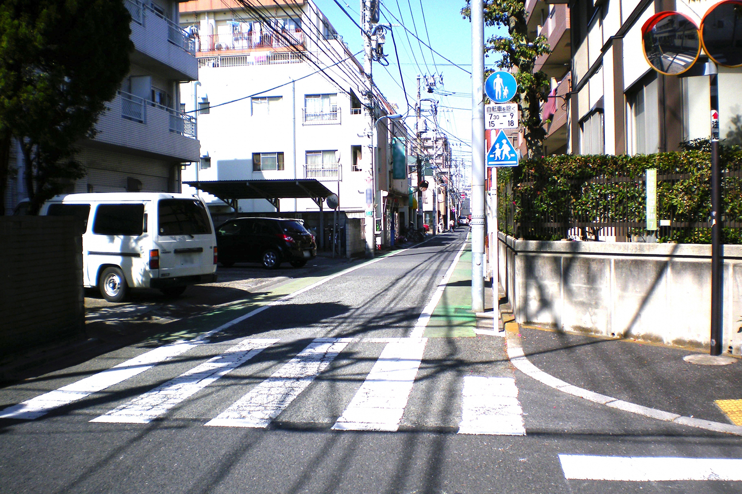 狭い路地のイメージ 〜 画像4