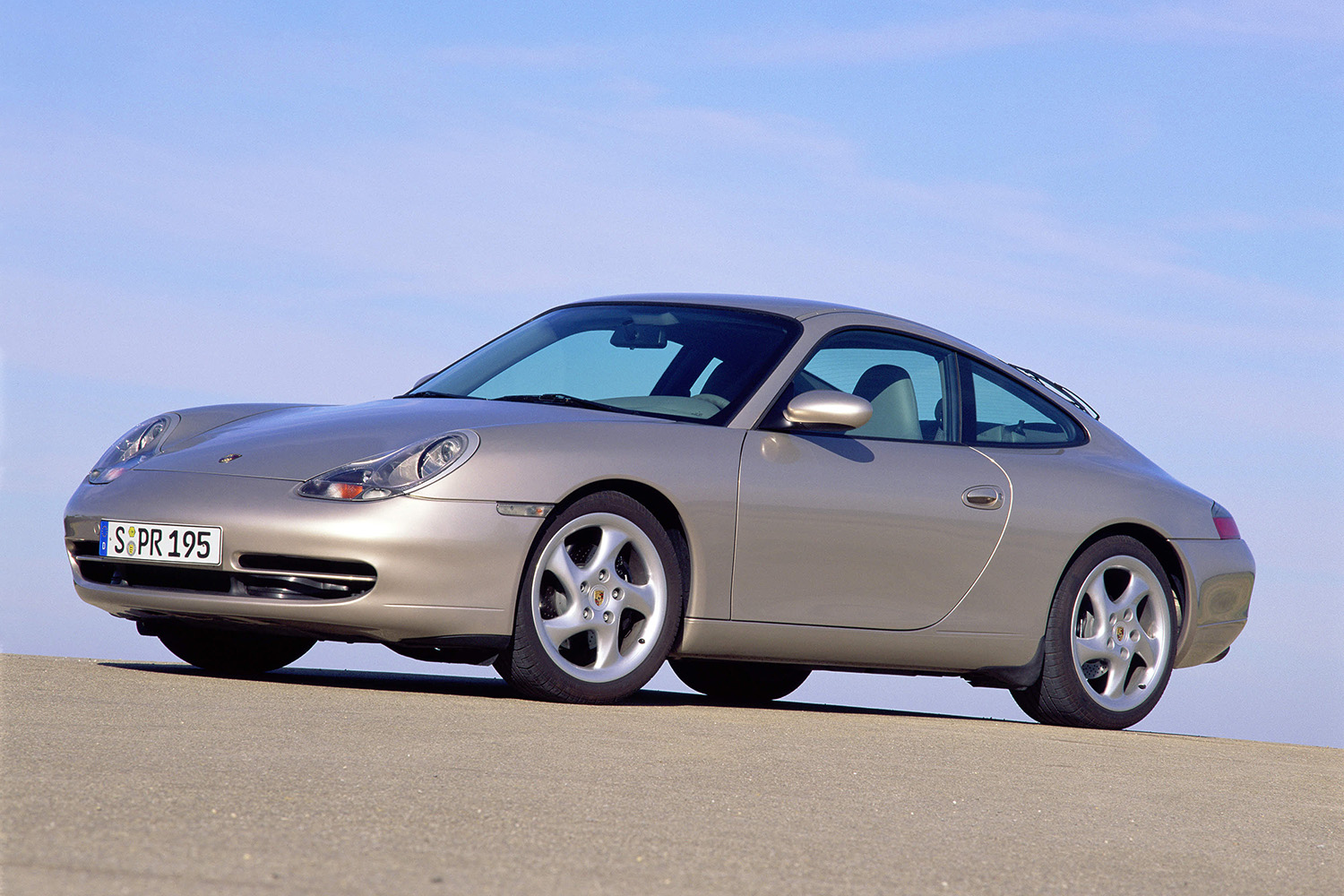 996型ポルシェ911のフロントスタイリング 〜 画像10