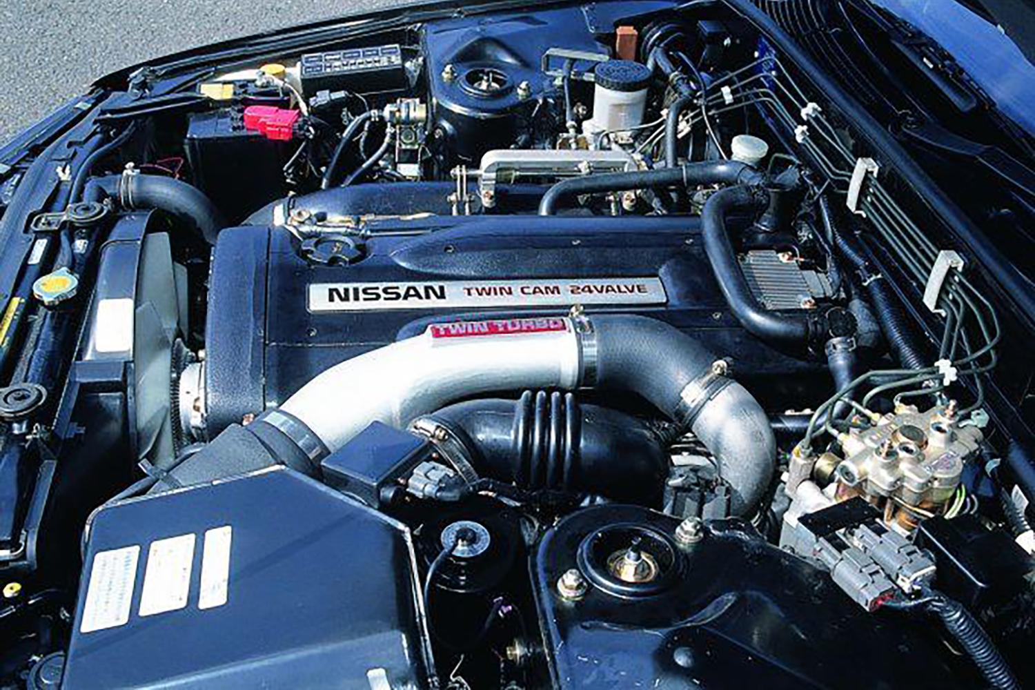 日産スカイラインGT-RのRB26型エンジン 〜 画像5