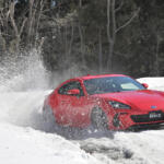 【画像】【試乗】FRスポーツのBRZをなんと雪道で全開！　「まともに走れるの？」どころか「楽しすぎ」て笑うレベルだった 〜 画像3