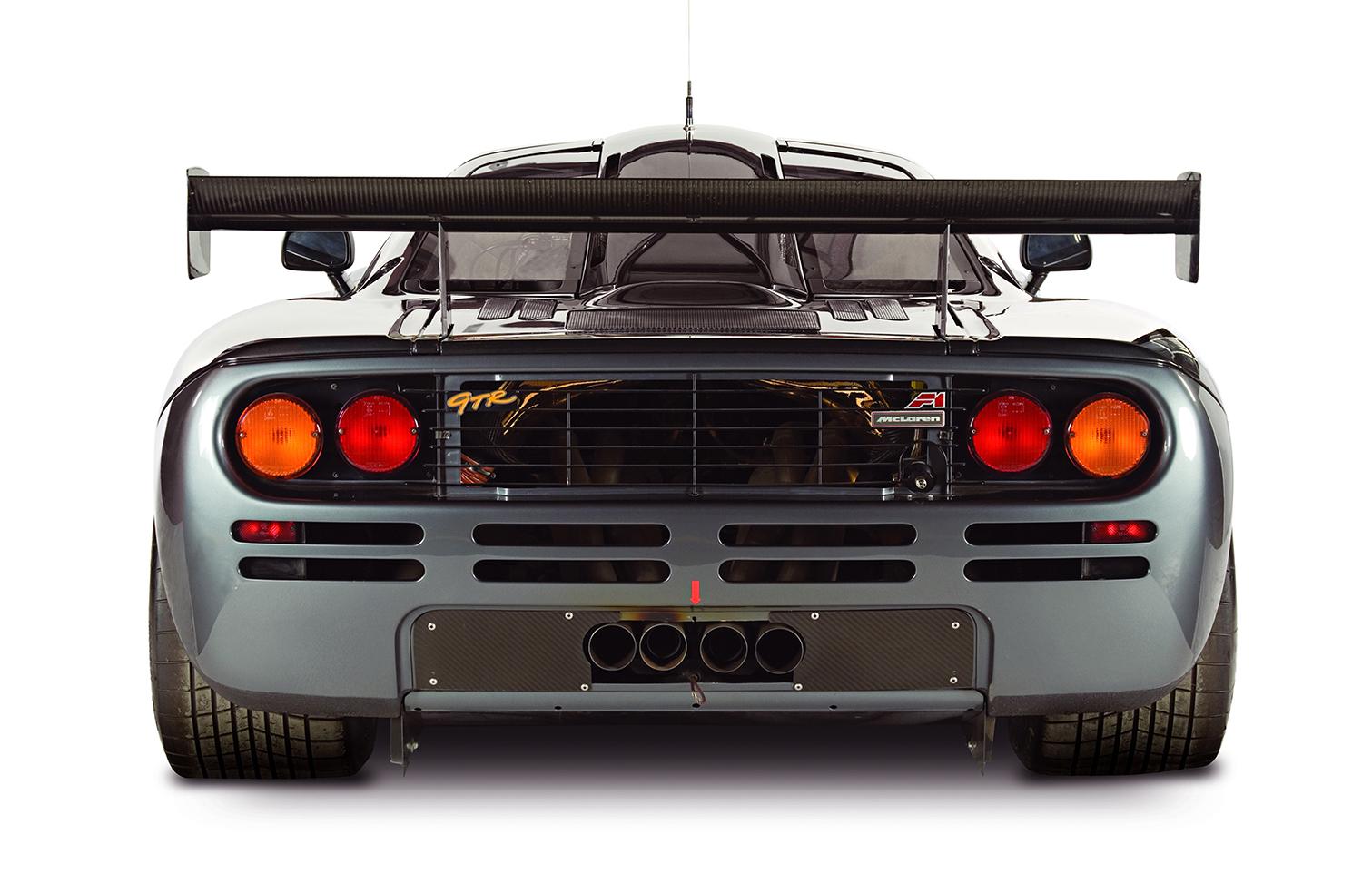 マクラーレンF1 GTRのリヤ真正面スタイリング