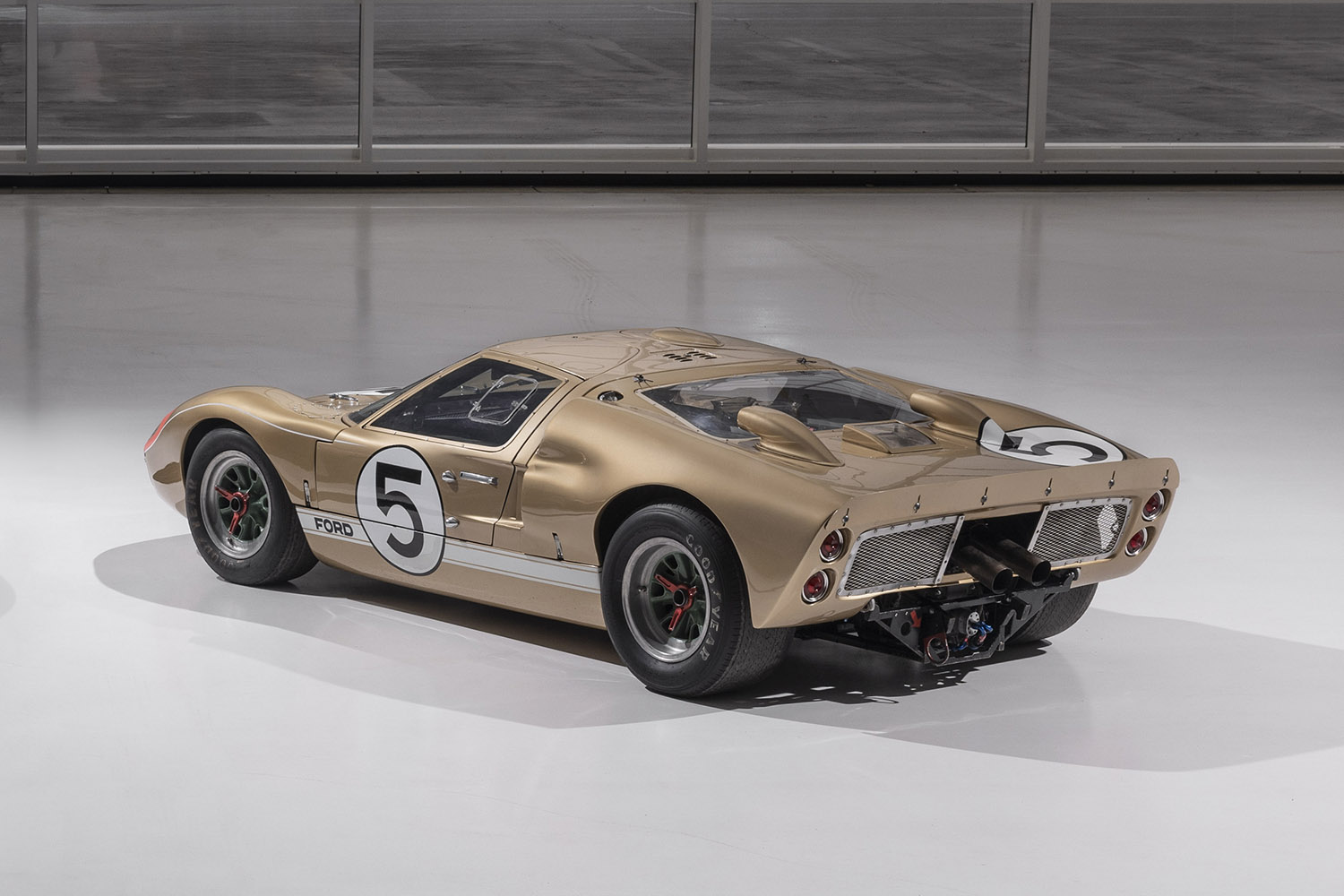 約40インチの車高にちなんで呼び名は「フォードGT40」 〜 画像15