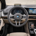 【画像】BMWのミニバンのキドニーグリルも大型化！　フルモデルチェンジした２シリーズ アクティブツアラー登場 〜 画像2