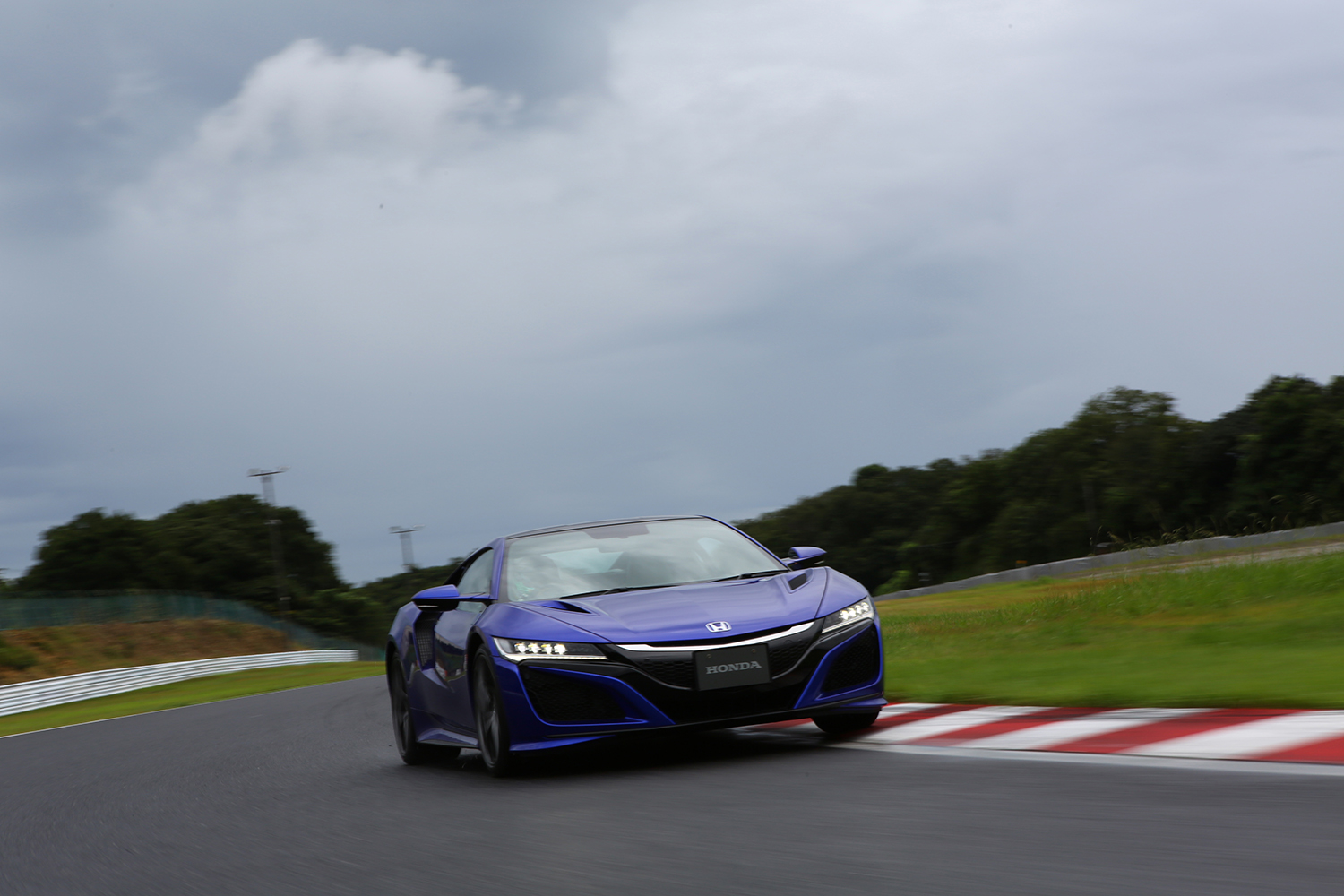 鈴鹿のスプーンコーナーを走行するNSX 〜 画像28