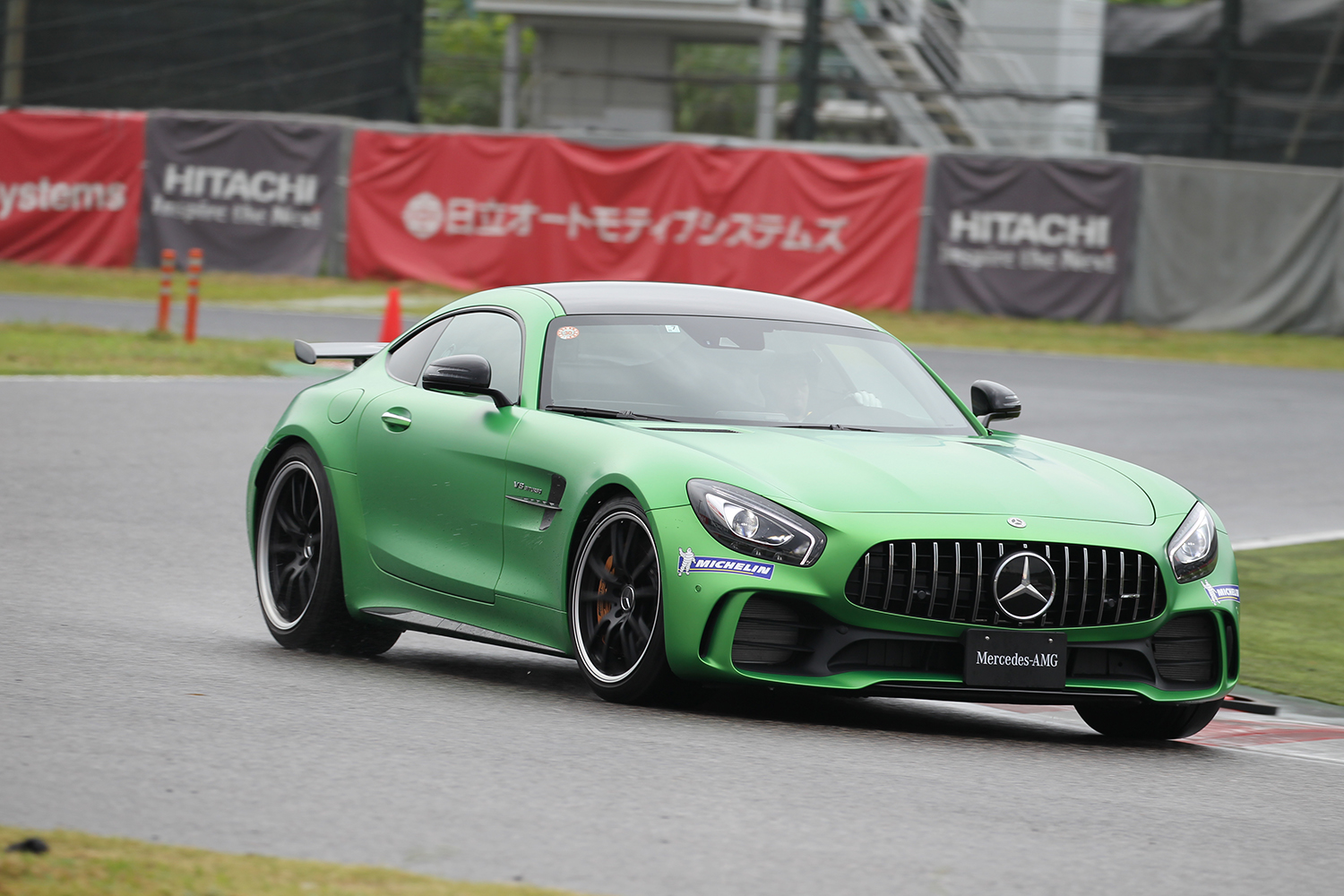 鈴鹿のシケインを走行するAMG GT 〜 画像22