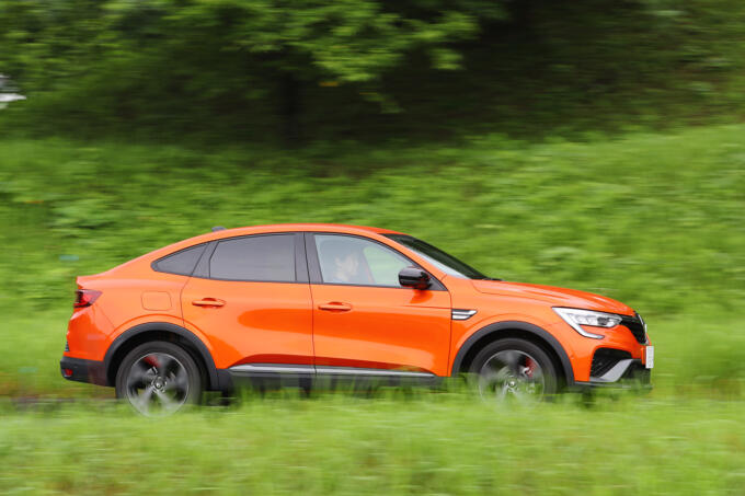 画像ギャラリー アルカナはただの 使えるsuv にあらず 輸入車唯一のフルハイブリッドなのに走りにも燃費にもルノーマジック全開 画像38 自動車情報 ニュース Web Cartop