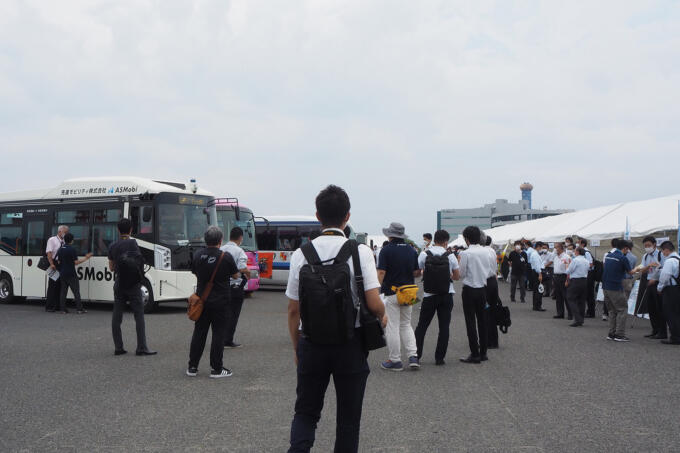 バス業界は「日本以外」が主流に！　バステクフォーラムで見えた中国・韓国系メーカーに遅れをとる日本の現状